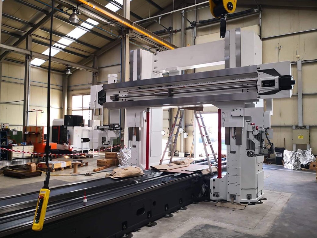 Double-Column-VMC-under-Assembly-2-min